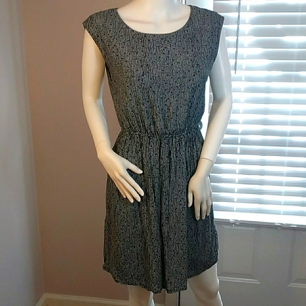 Zara Basic Womens Sleeveless Round Neck Elastic Waist Fully Lined Dress Size M